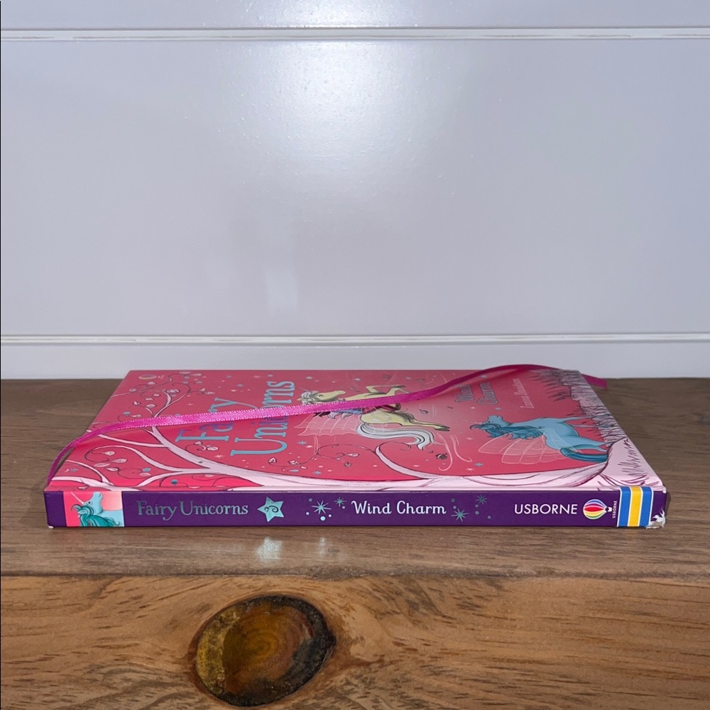 🛍️ 3 for $20 🛍️ - Fairy Unicorns Book with Colourful Covers - Picture 9 of 13
